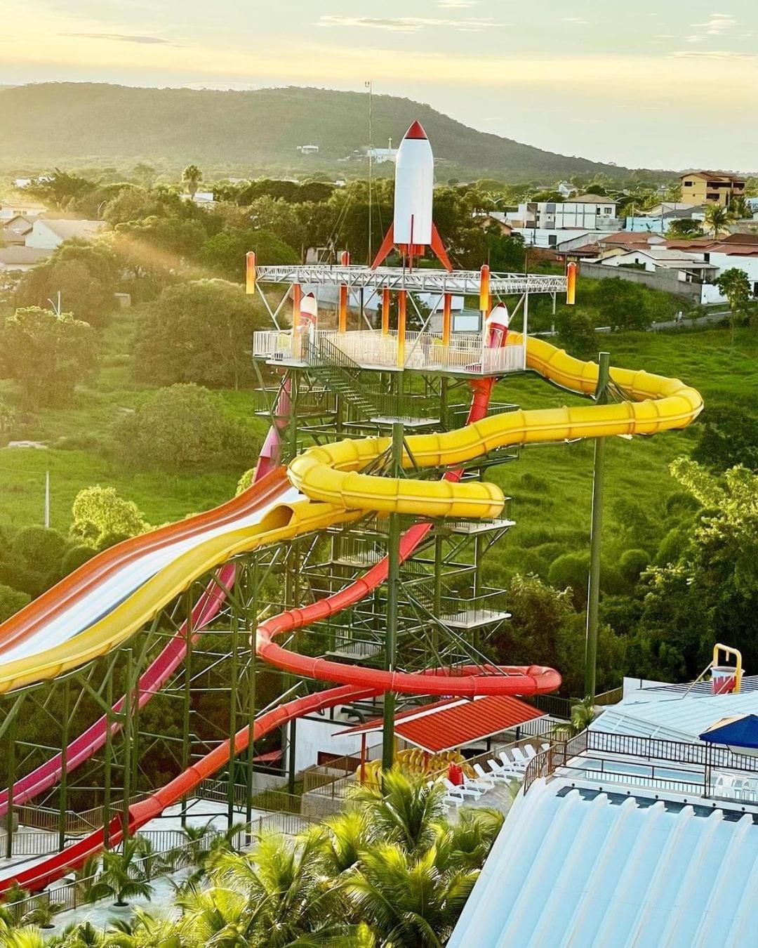 Hotel Spazzio Diroma Cafe Da Manha E Acesso Ao Acqua Park Калдас Новас Екстериор снимка