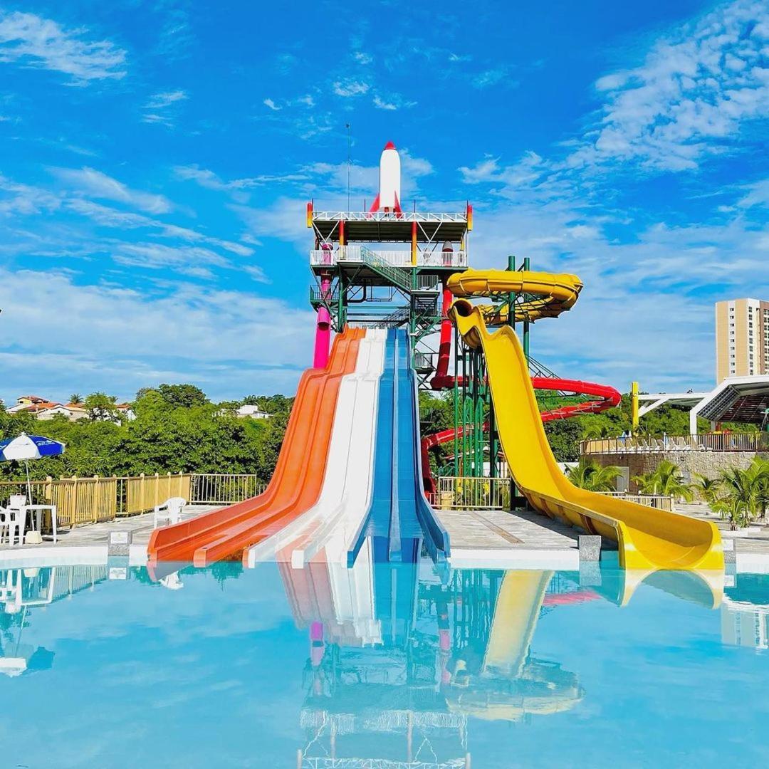 Hotel Spazzio Diroma Cafe Da Manha E Acesso Ao Acqua Park Калдас Новас Екстериор снимка