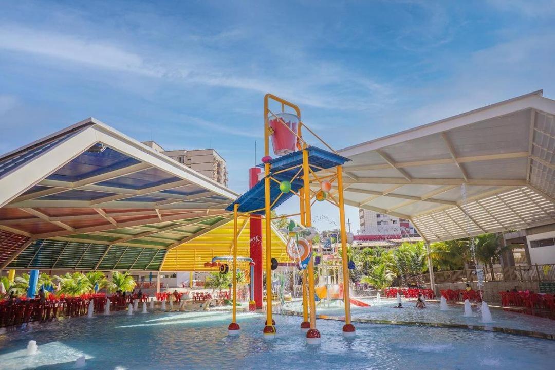 Hotel Spazzio Diroma Cafe Da Manha E Acesso Ao Acqua Park Калдас Новас Екстериор снимка